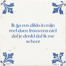 Ik ga een dildo in mijn reet doen trouwens niet dat je denkt dat ik me scheer - 30 keer bekeken